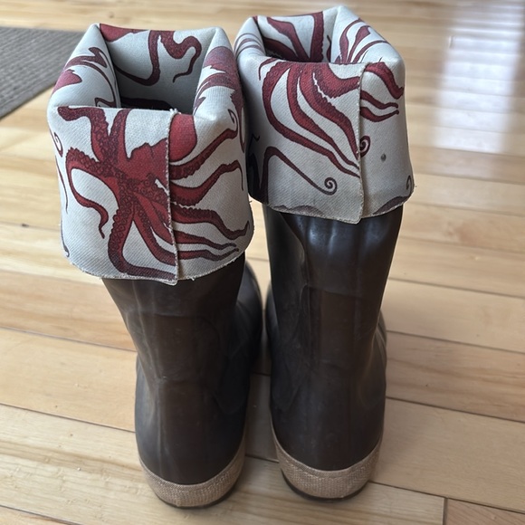 Woman’s xtra tuf boots. Salmon sister special edition size 7 - Picture 3 of 5